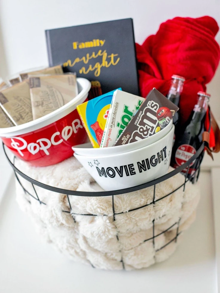 Printed Bowls Movie Basket